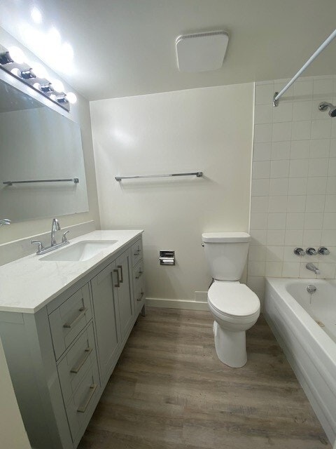 207-667 Head Street, Esquimalt, BC, V9A 5S9 - 5