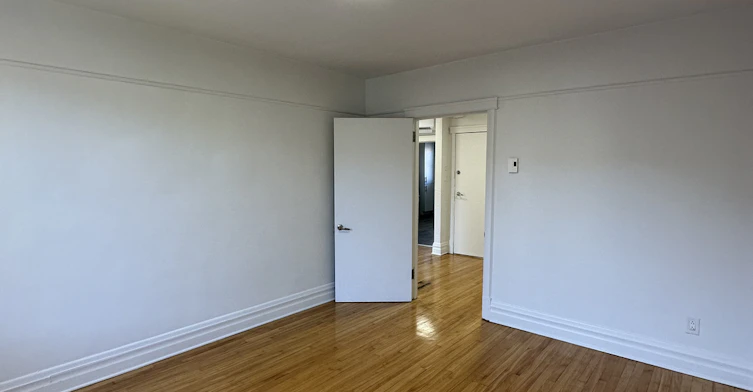 5558-5552 St. Laurent Boulevard, Montréal, QC, H2T 1S8 - 5