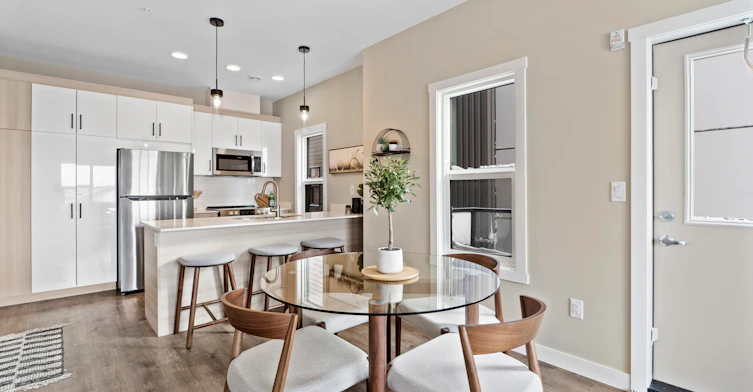 3975-207-3991 Spring Street, Regina, SK, S4V 3Z4 - 4