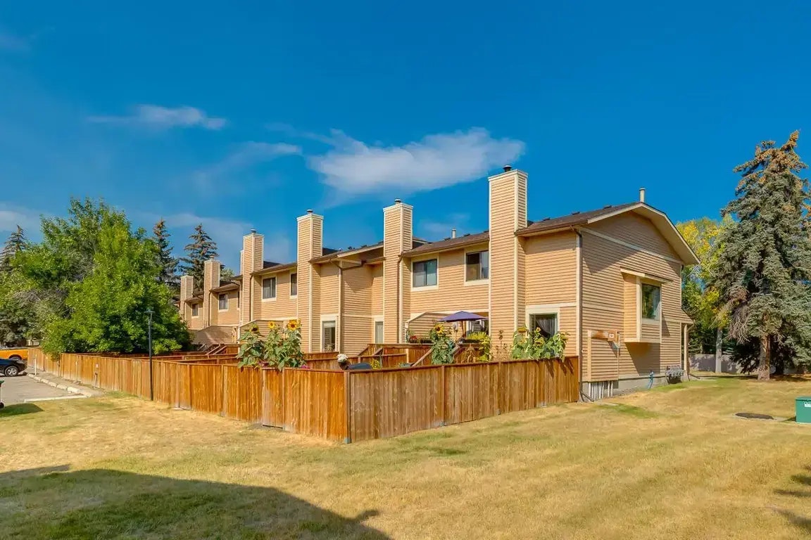 12437,  Woodview Drive SW, Calgary, AB, T2W 5G2 - 9