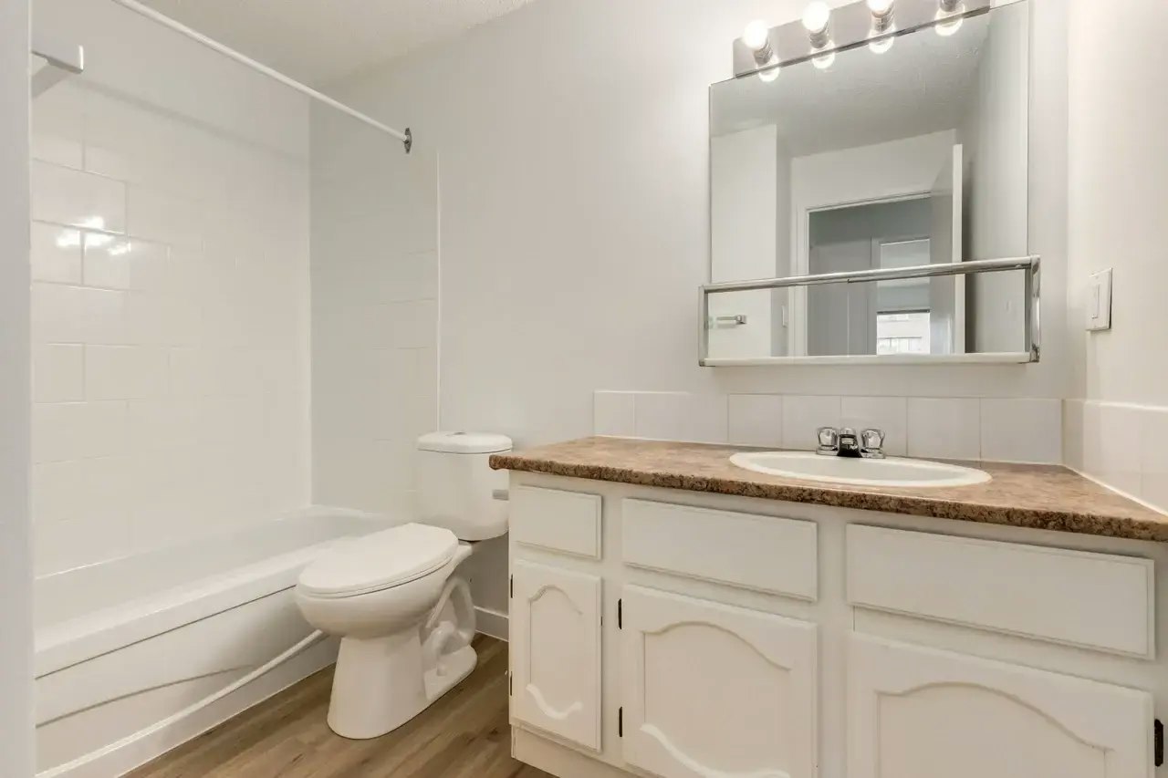 2302-1825 Woodview Drive SW, Calgary, AB, T2W 5G2 - 23