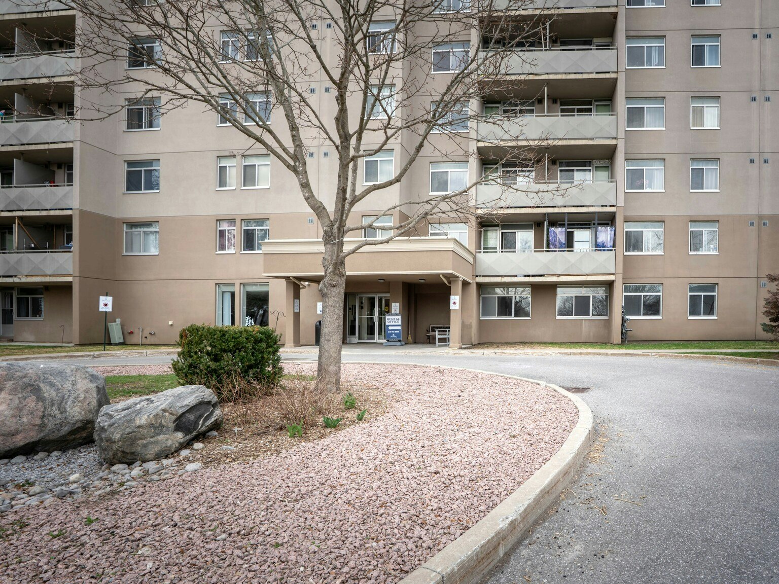 208-25 Westwood Court, Kawartha Lakes, ON, K9V 5A5 - 2