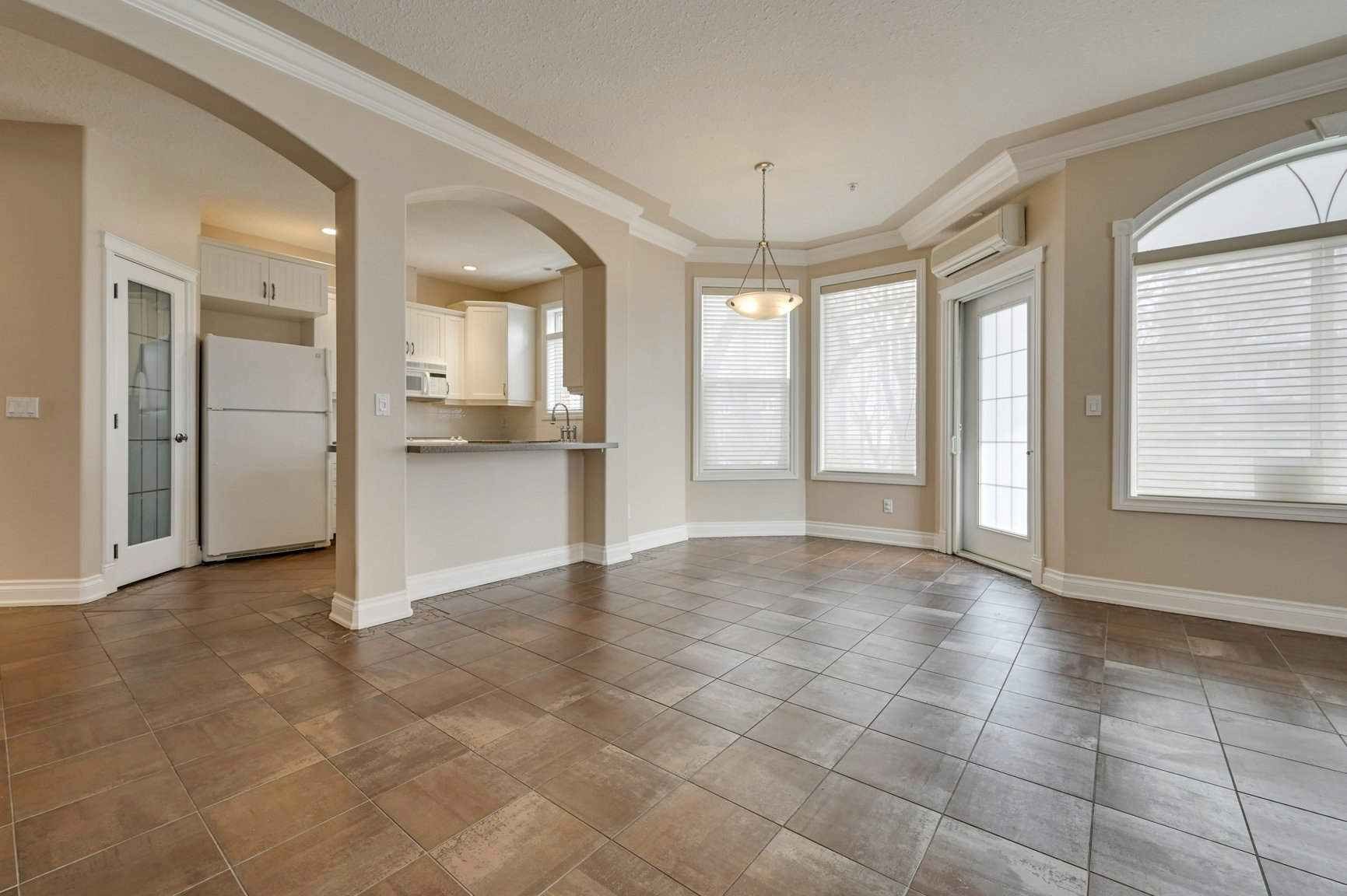 302-10178 117 Street, Edmonton, AB, T5K 2X9 - 6