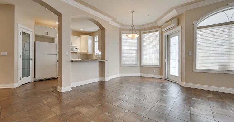 302-10178 117 Street, Edmonton, AB, T5K 2X9 - 6