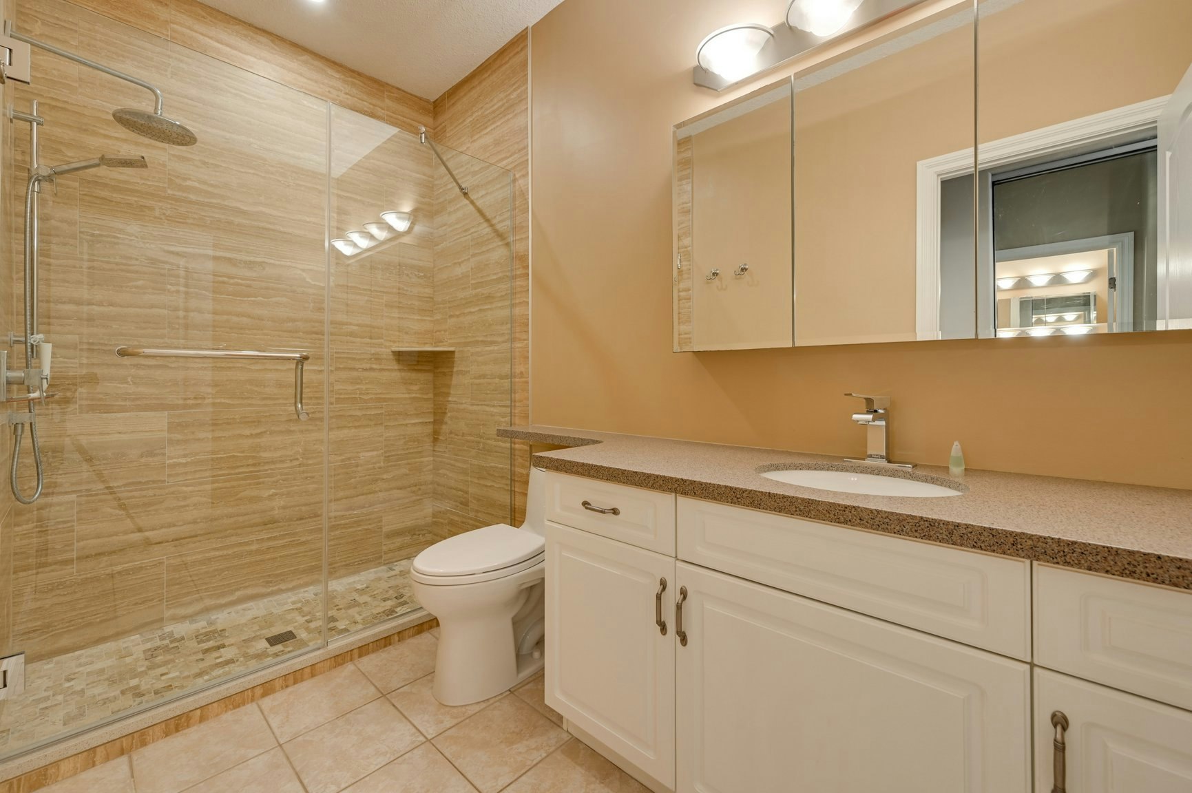 302-10178 117 Street, Edmonton, AB, T5K 2X9 - 23
