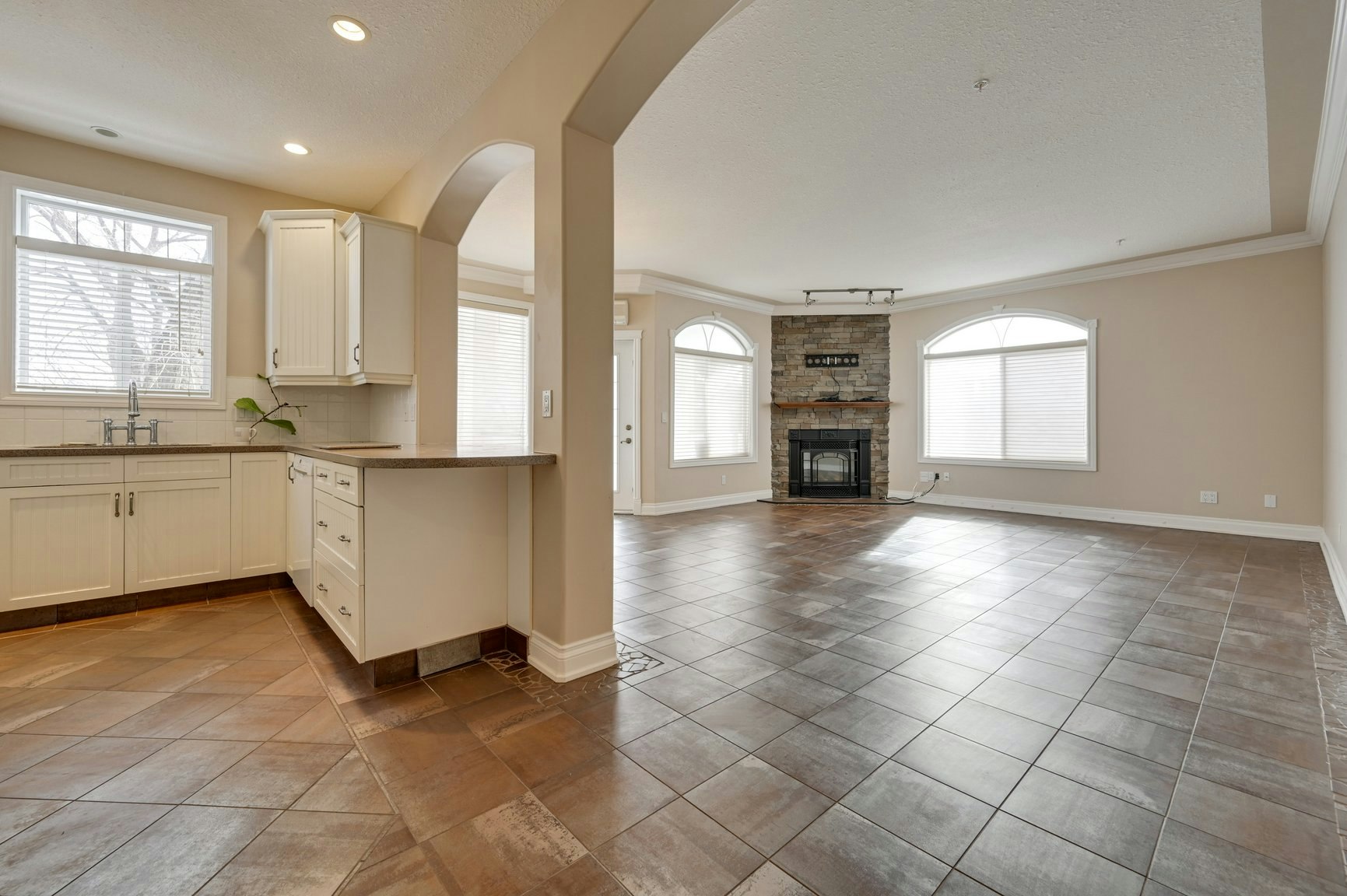 302-10178 117 Street, Edmonton, AB, T5K 2X9 - 35