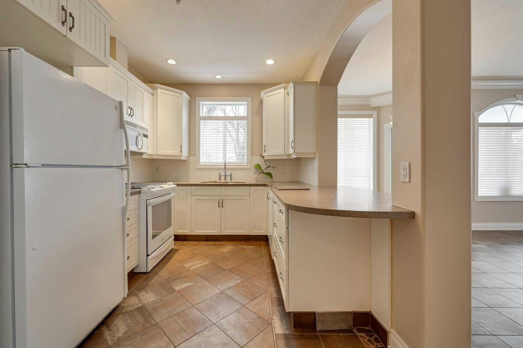 302-10178 117 Street, Edmonton, AB, T5K 2X9 - 15
