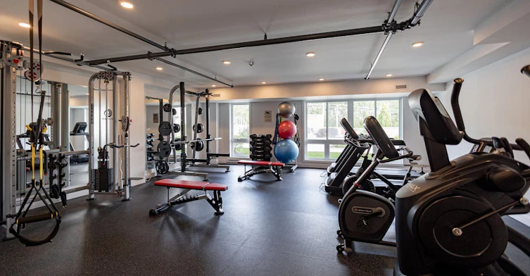 1555 Laval Boulevard, Laval, QC, H7S 0A4 - 4