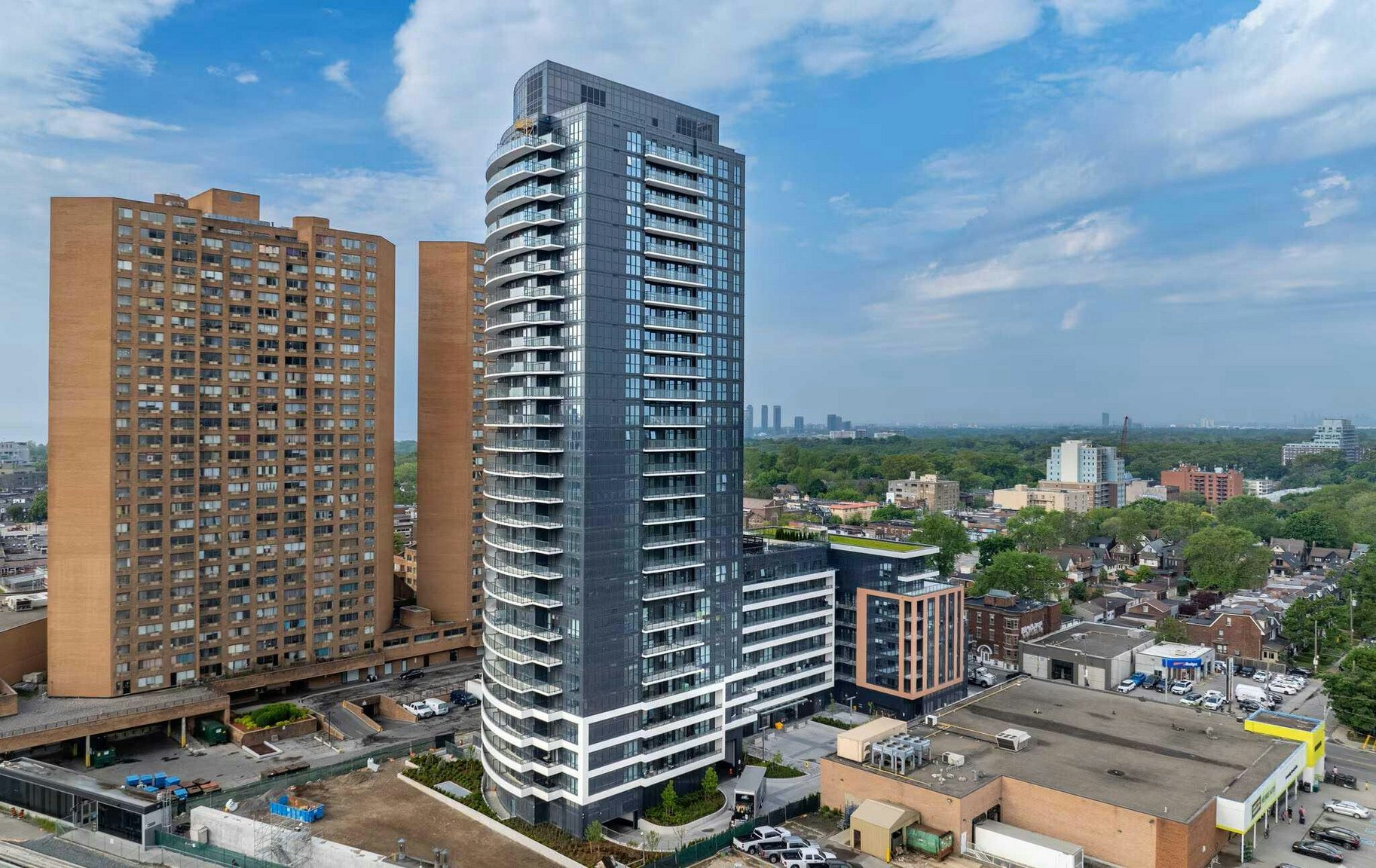 1111-2376 Dundas Street West, Toronto, ON, M6P 0C1 - 2