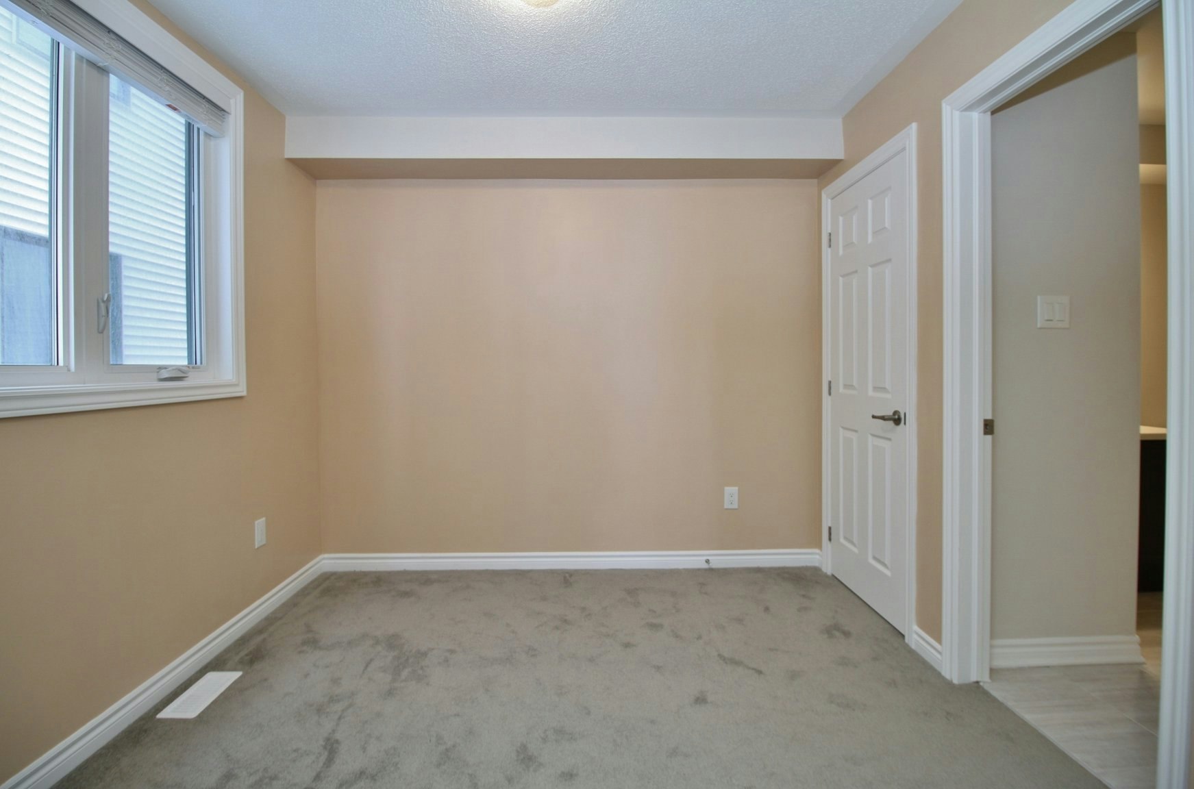 376 Aphelion Cr, Ottawa, ON, K2J 6N4 - 4