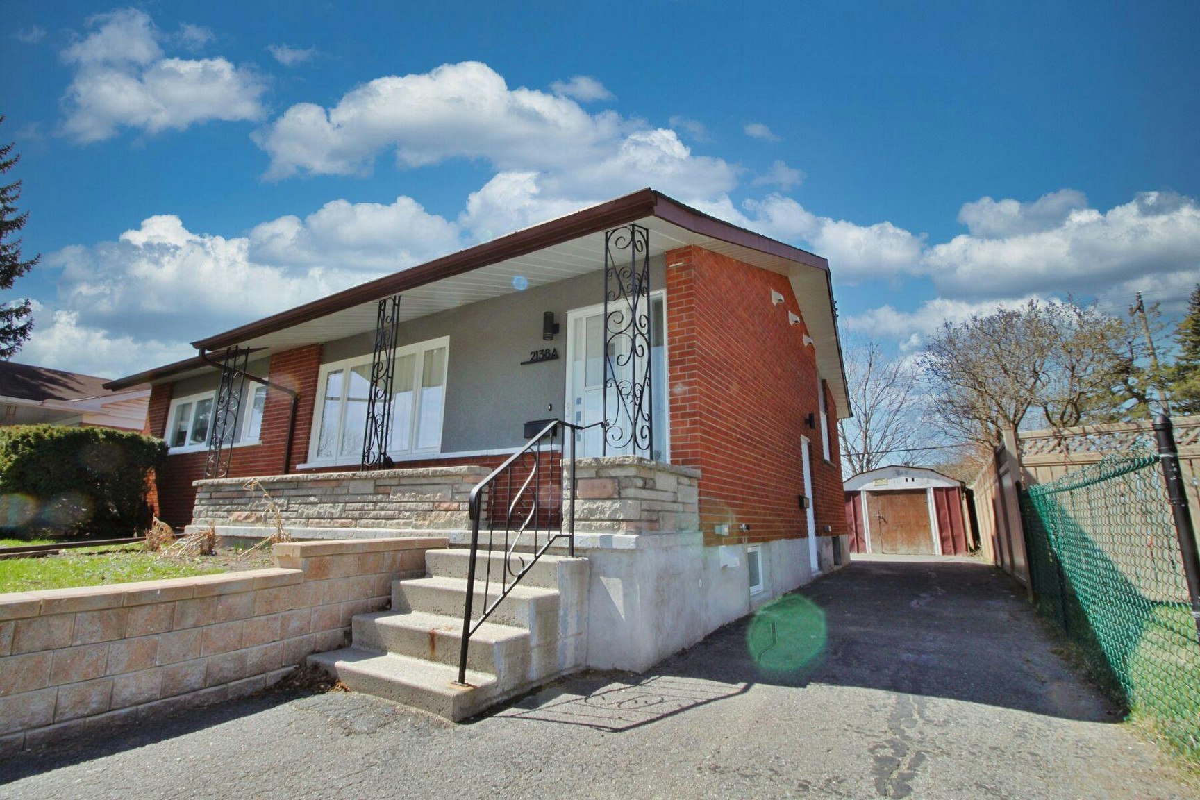 B-2138 Saunderson Drive, Ottawa, ON, K1G 2G2
