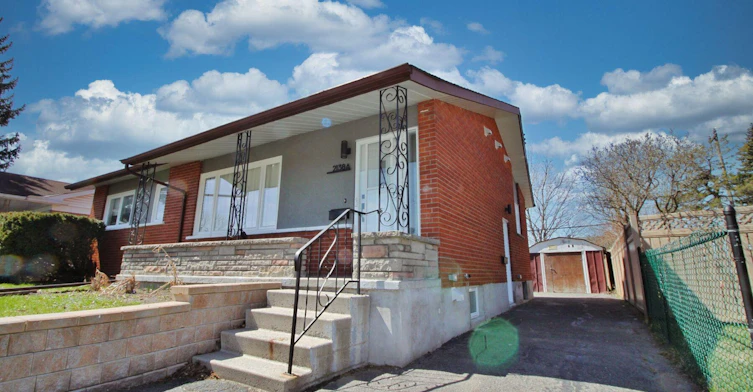 B-2138 Saunderson Drive, Ottawa, ON, K1G 2G2