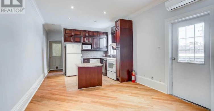 2-1098 Bathurst Street, Toronto, ON, M5R 3G9