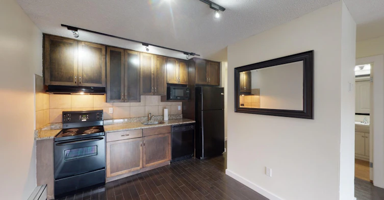2010 11 Avenue SW, Calgary, AB, T3C 0P1