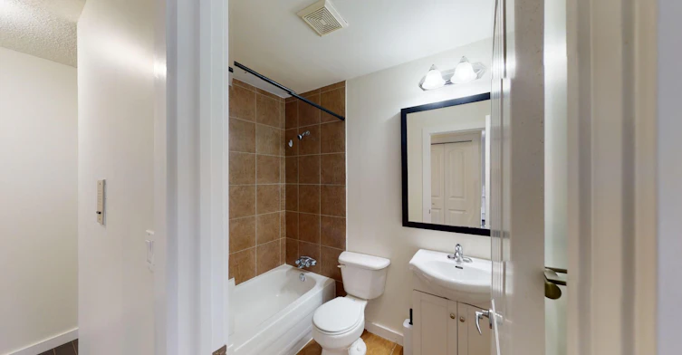 2010 11 Avenue SW, Calgary, AB, T3C 0P1 - 4