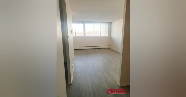 465 Richmond Road, Ottawa, ON, K2A 1Z1 - 2