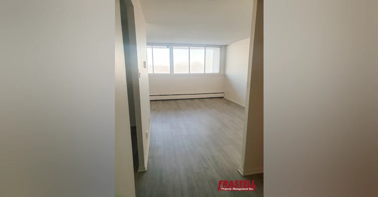 465 Richmond Road, Ottawa, ON, K2A 1Z1