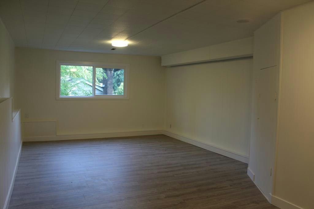 10777 University University Drive Drive, Surrey, BC, V3T 0E6 - 9
