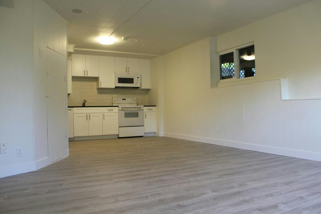 10777 University University Drive Drive, Surrey, BC, V3T 0E6 - 10