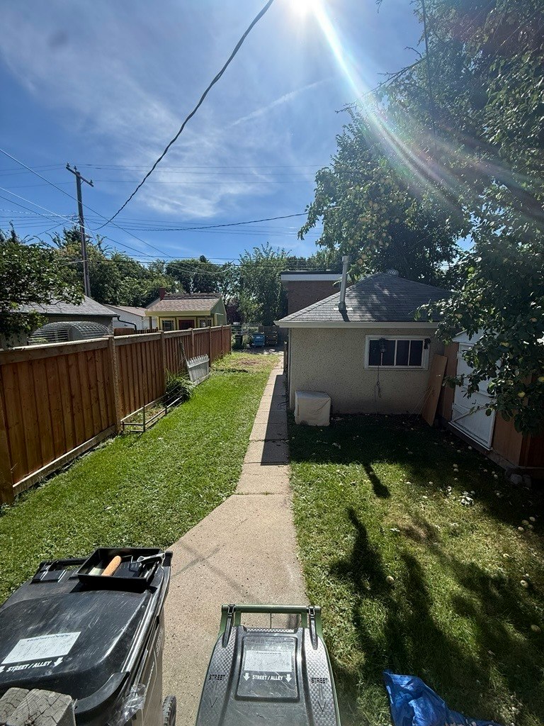 8955 81 Avenue Nw, Edmonton, AB, T6C 0W7 - 14