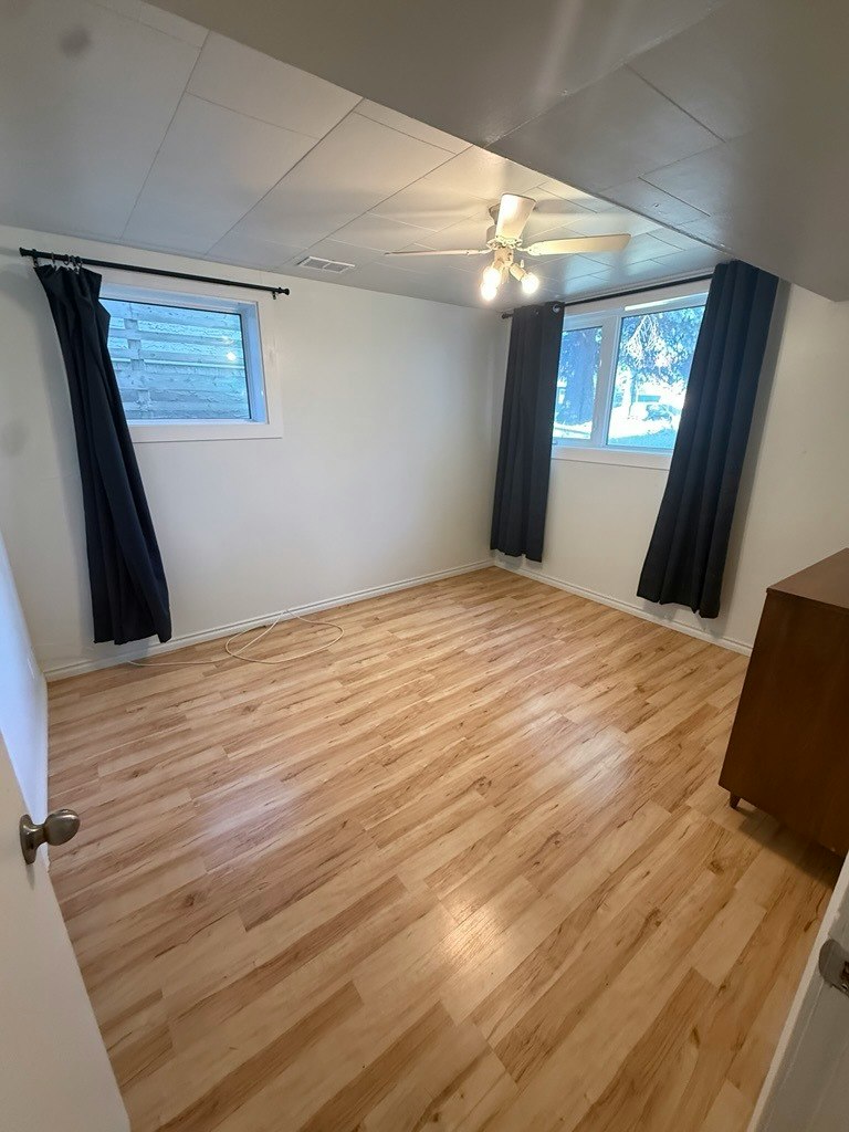 8955 81 Avenue Nw, Edmonton, AB, T6C 0W7 - 7