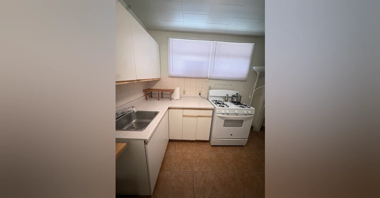 8955 81 Avenue Nw, Edmonton, AB, T6C 0W7
