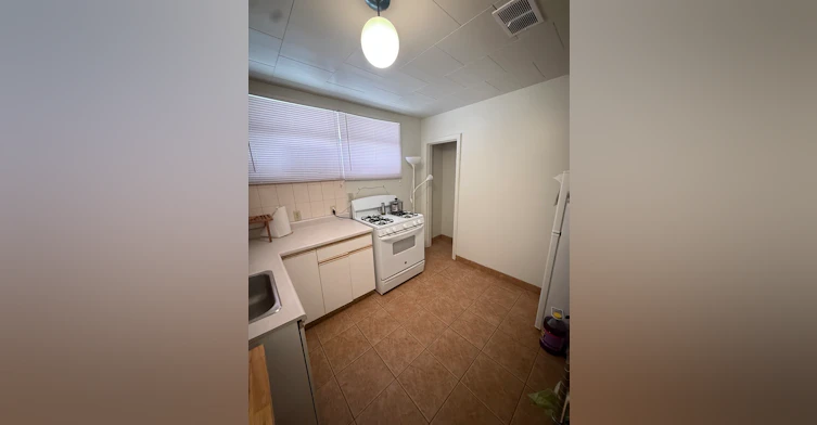 8955 81 Avenue Nw, Edmonton, AB, T6C 0W7 - 2