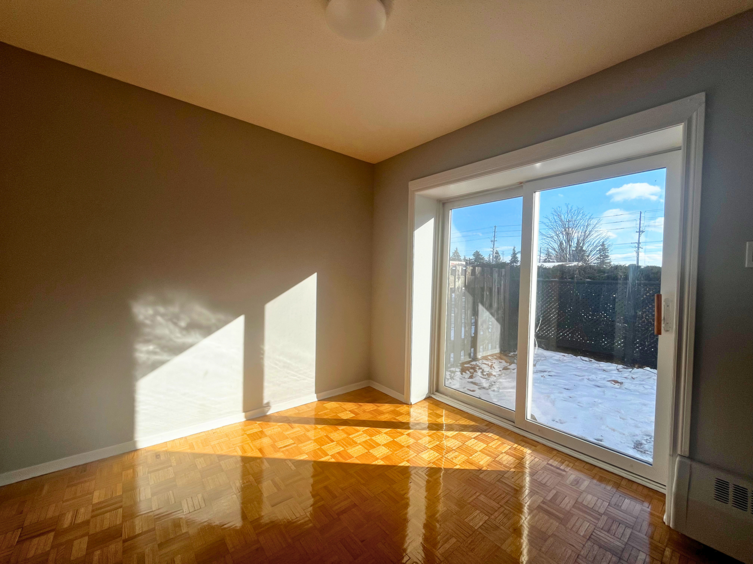 2247 Walkley Road, Ottawa, ON, K1G 3G8 - 3