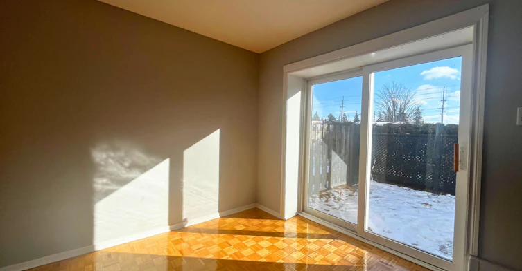 2247 Walkley Road, Ottawa, ON, K1G 3G8 - 3