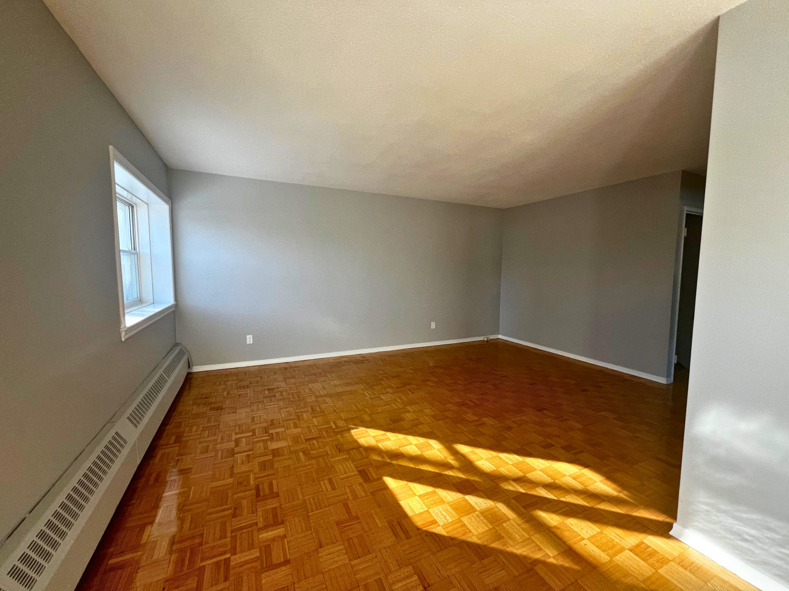 2247 Walkley Road, Ottawa, ON, K1G 3G8 - 2