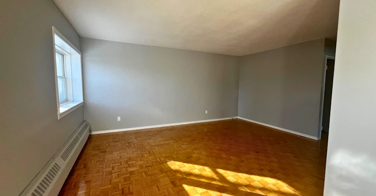 2247 Walkley Road, Ottawa, ON, K1G 3G8 - 2