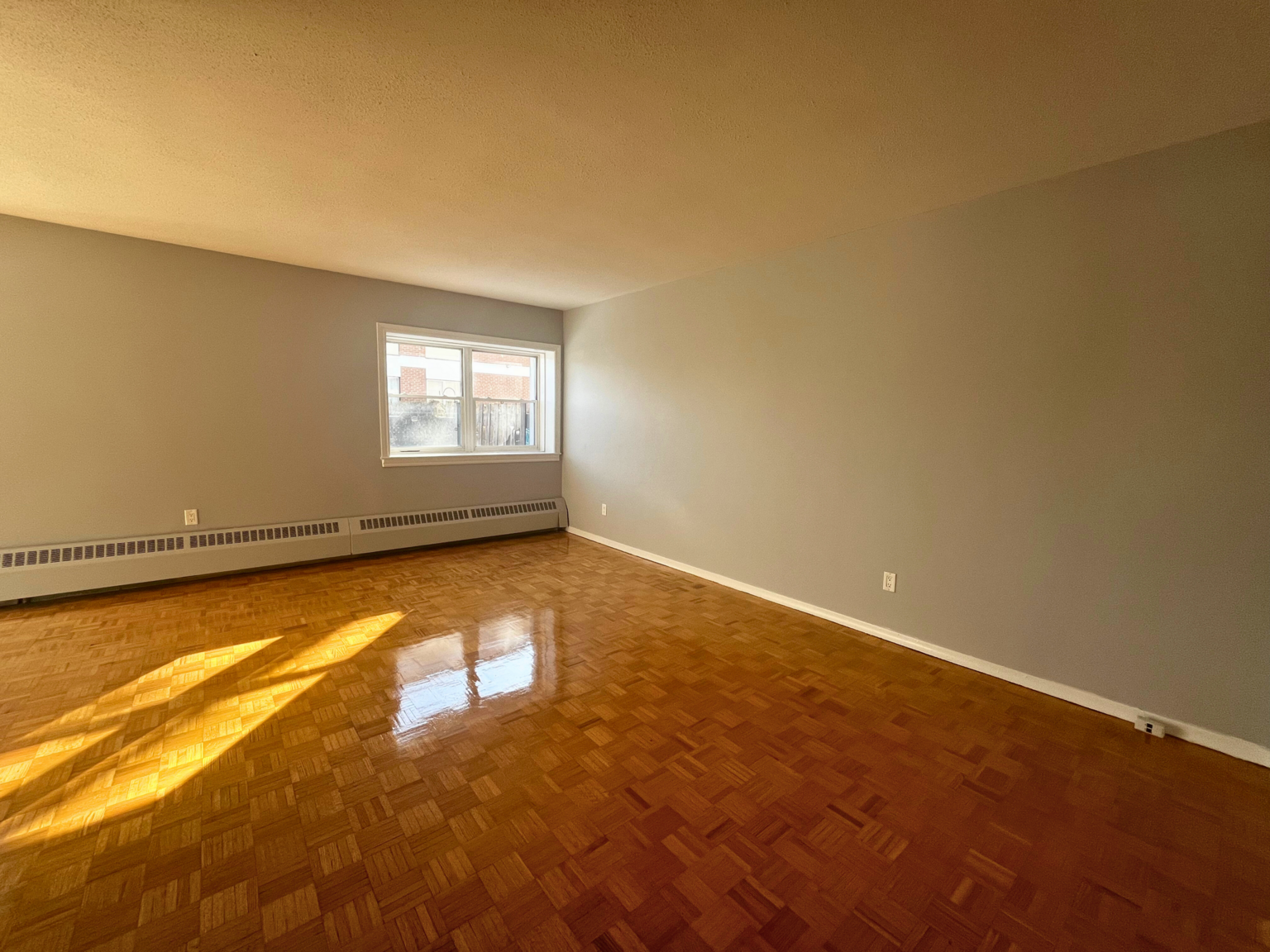 2247 Walkley Road, Ottawa, ON, K1G 3G8