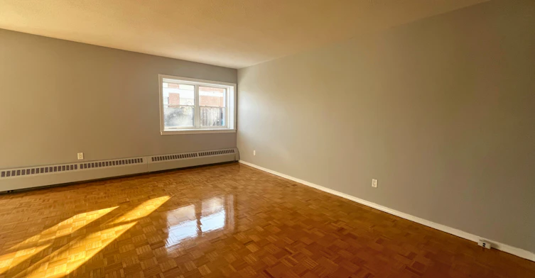 2247 Walkley Road, Ottawa, ON, K1G 3G8