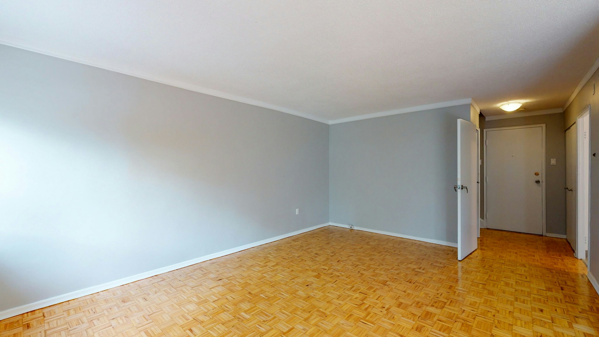 2247 Walkley Road, Ottawa, ON, K1G 3G8 - 2