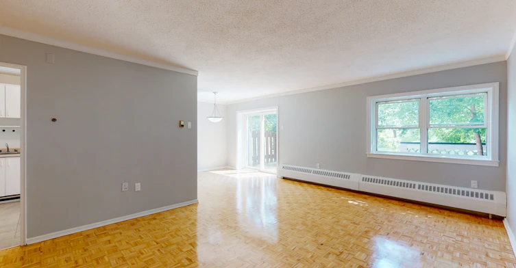 8-2247 Walkley Road, Ottawa, ON, K1G 3G8