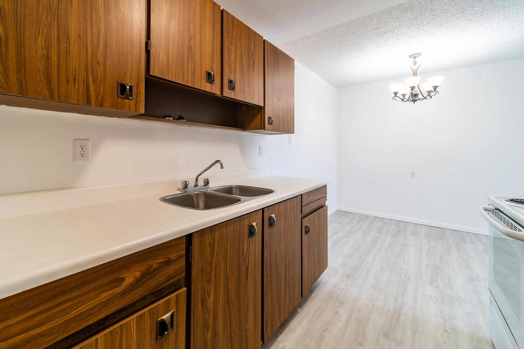 506 16 Street, Wainwright, AB, T9W 1M5 - 2