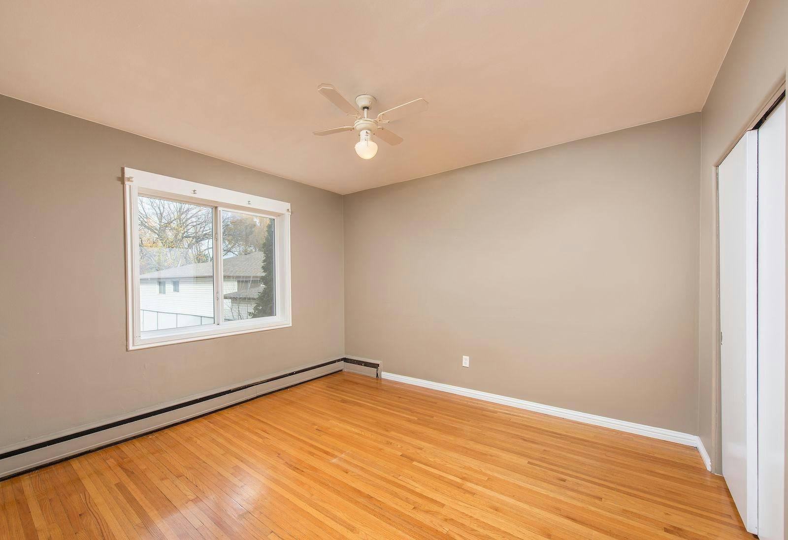 8255 95 Avenue, Edmonton, AB, T6E 1W9 - 10