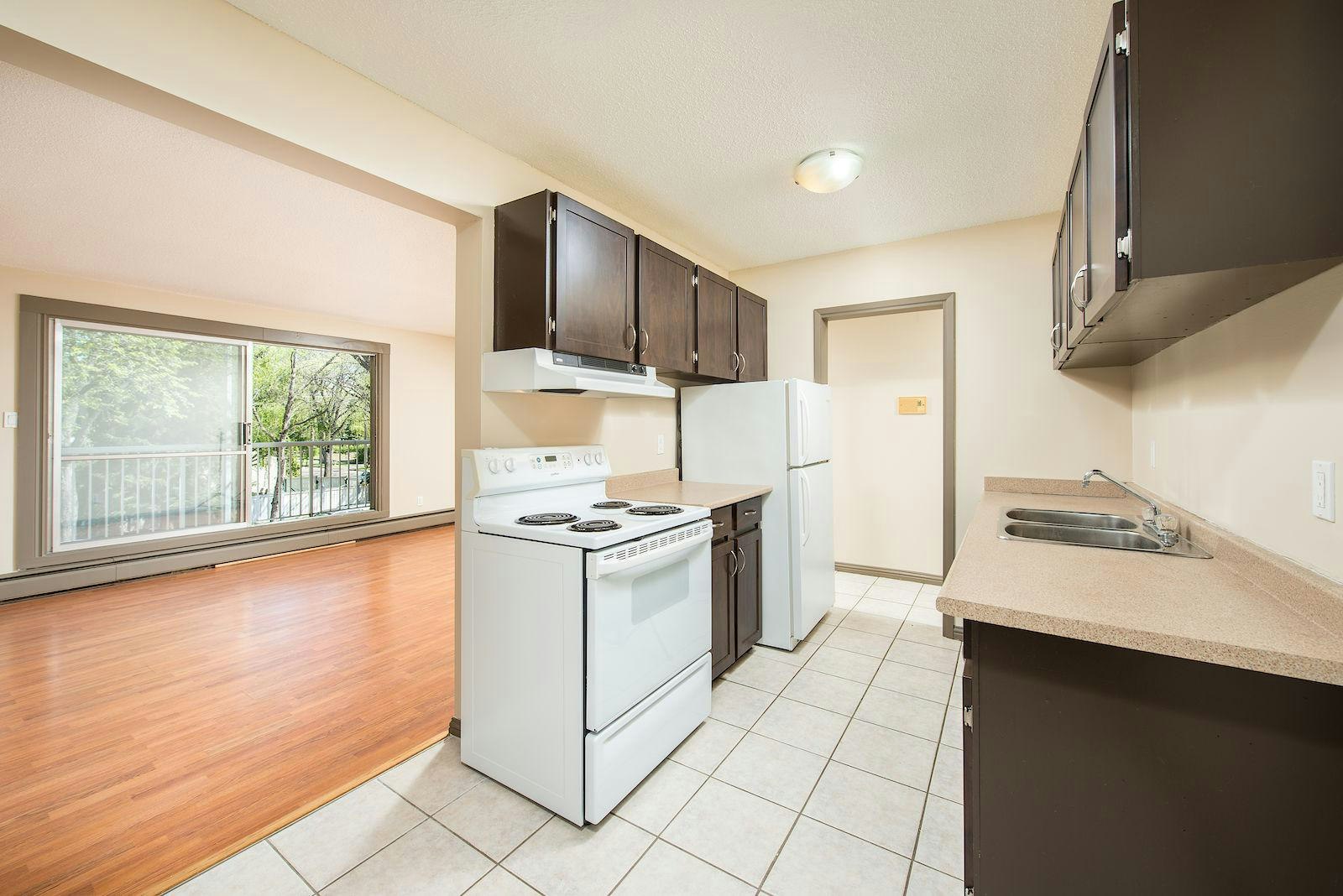 8255 95 Avenue, Edmonton, AB, T6E 1W9 - 7