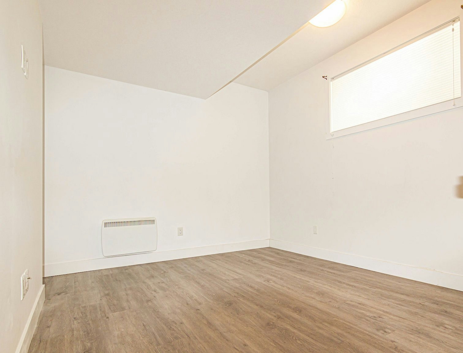 8724 150 Street, Edmonton, AB, T5R 1E4 - 6