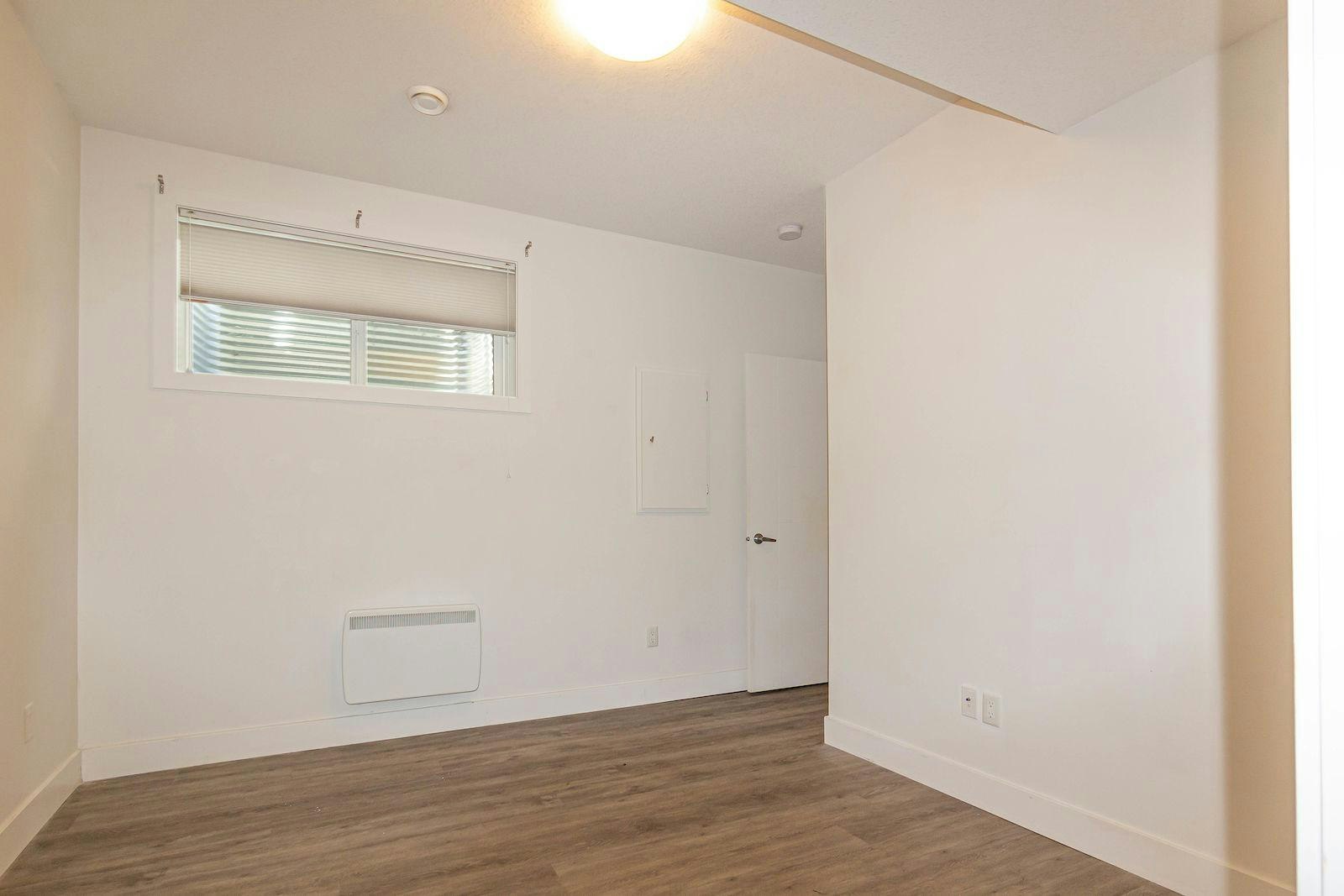 8724 150 Street, Edmonton, AB, T5R 1E4 - 5