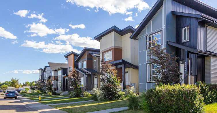 8724 150 Street, Edmonton, AB, T5R 1E4