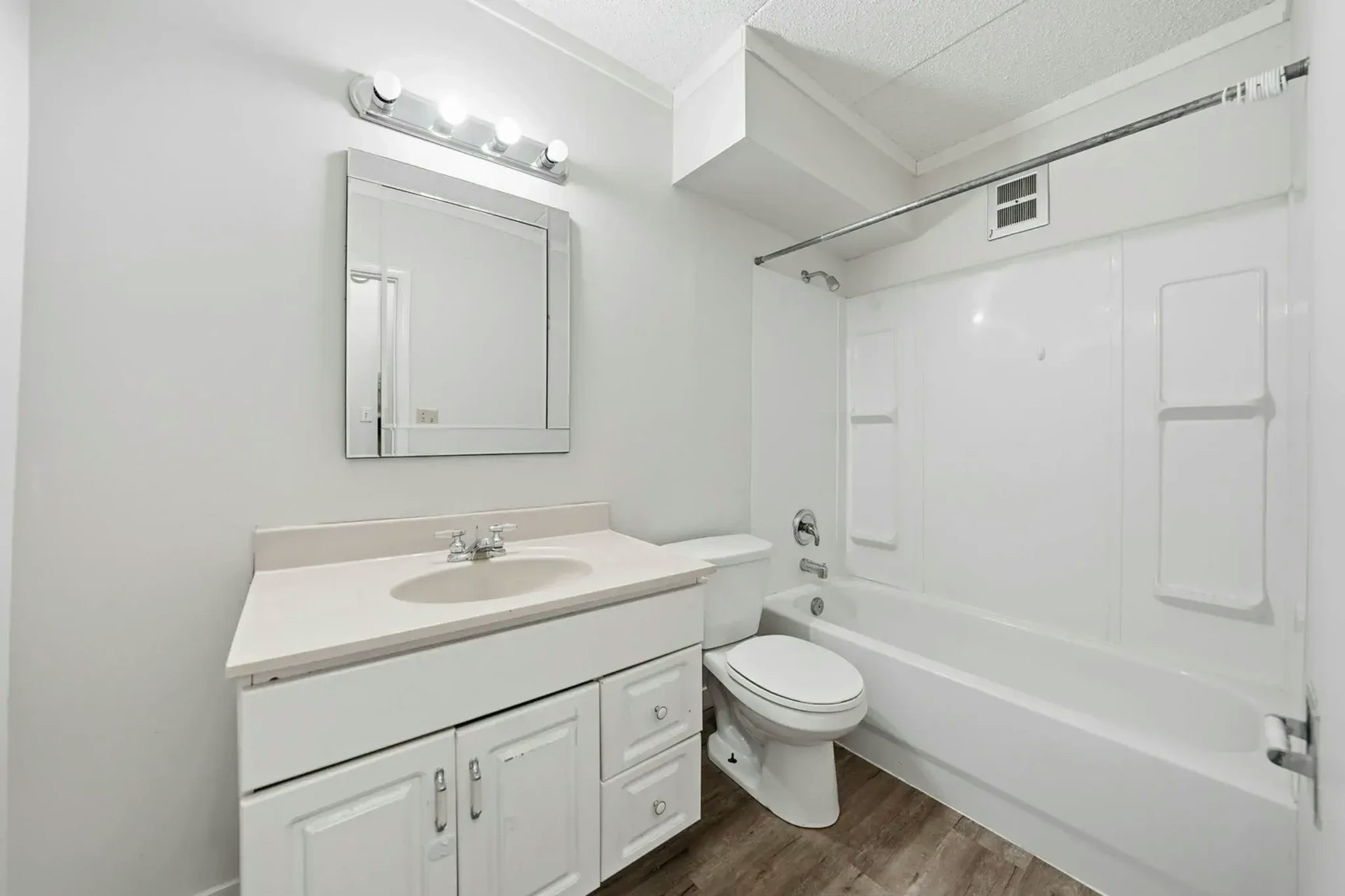 15-27 Vaughn Street, Regina, SK, S4N 1V5 - 32
