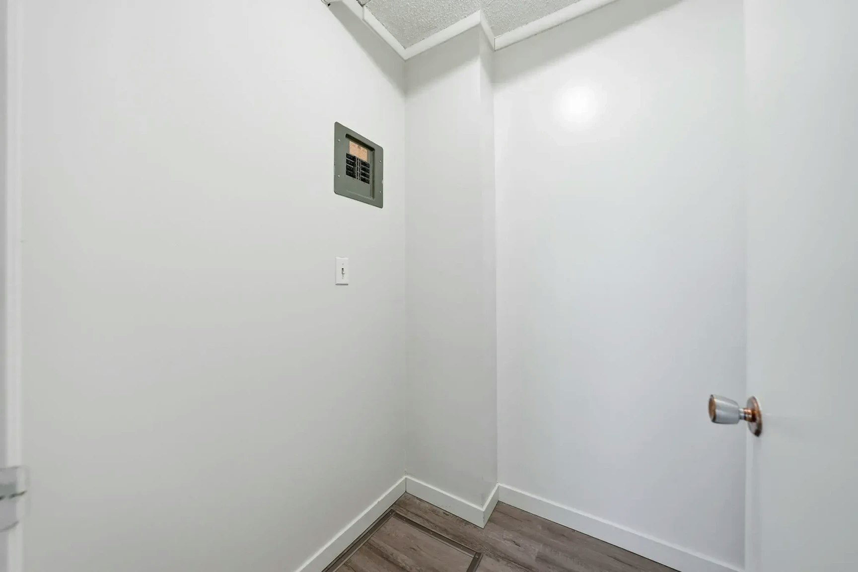 15-27 Vaughn Street, Regina, SK, S4N 1V5 - 16