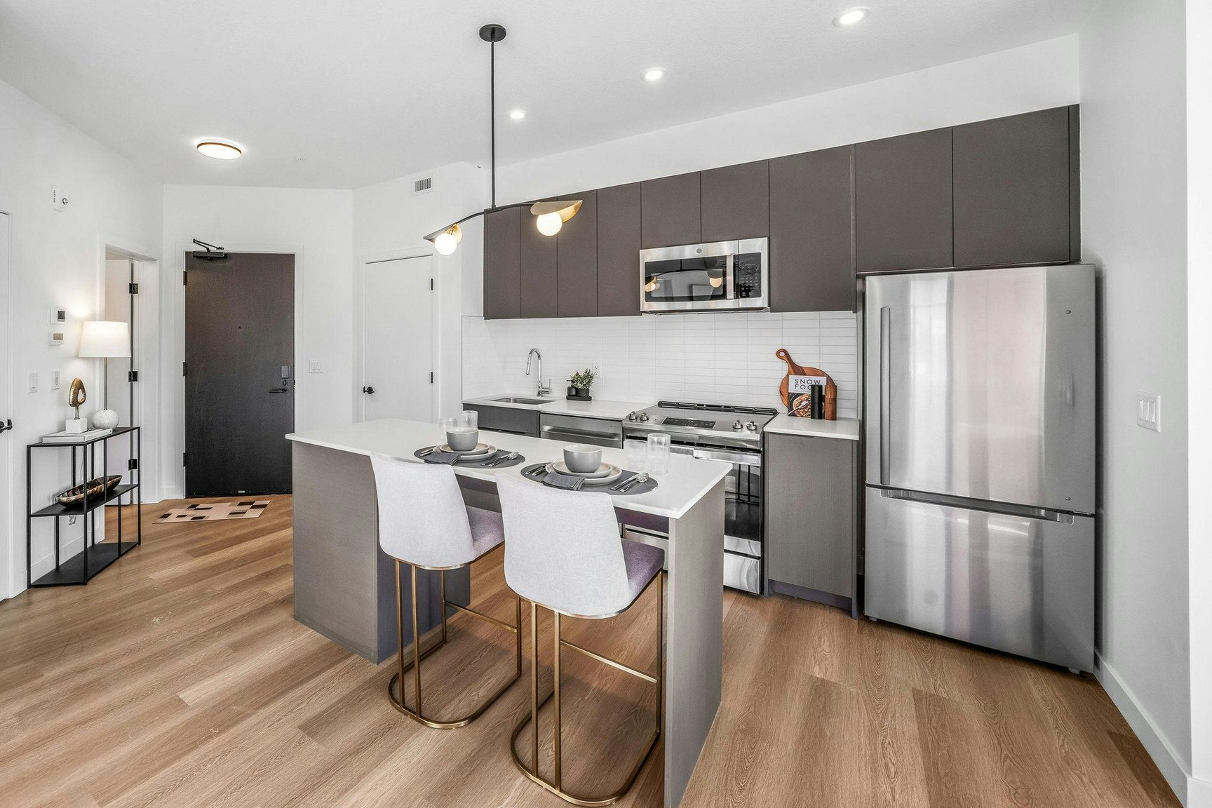 A2-1750 4 Street Northeast, Calgary, AB, T2E 9E7 - 5