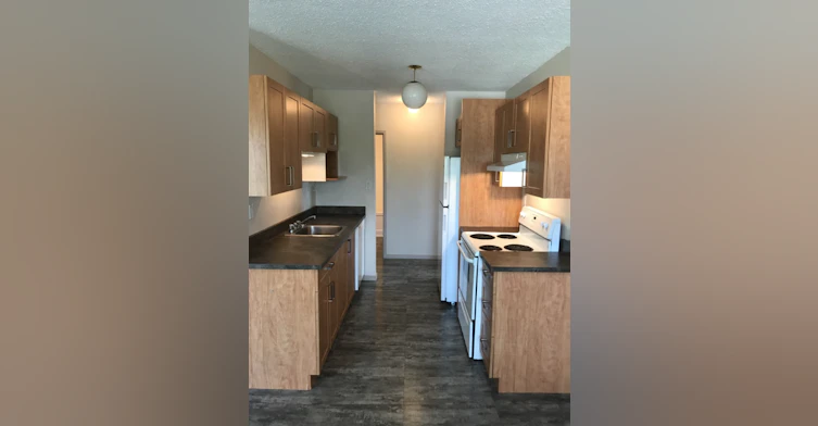 5611 9 Avenue, Edson, AB, T7E 1R5 - 4