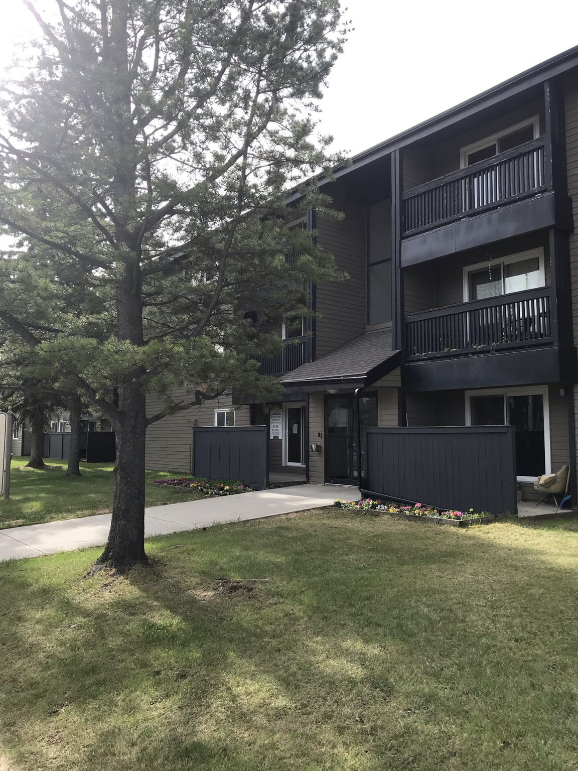 5611 9 Avenue, Edson, AB, T7E 1R5