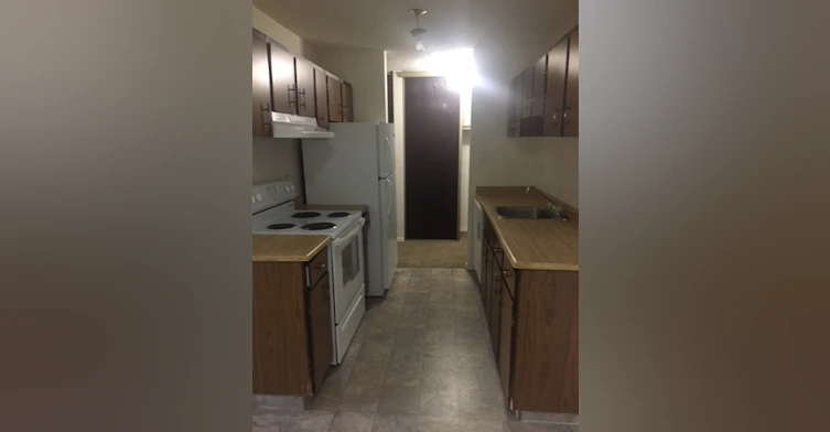 5611 9 Avenue, Edson, AB, T7E 1R5 - 6