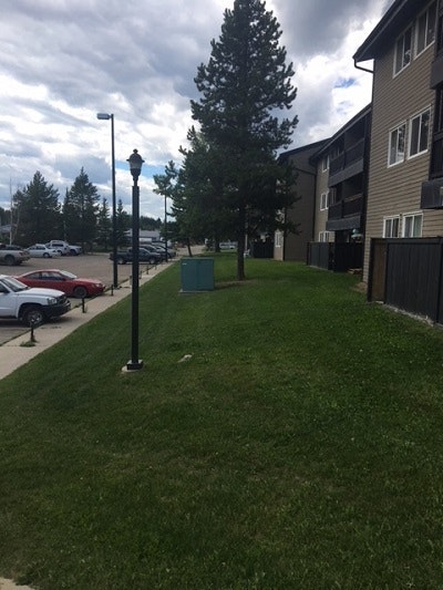5611 9 Avenue, Edson, AB, T7E 1R5 - 2