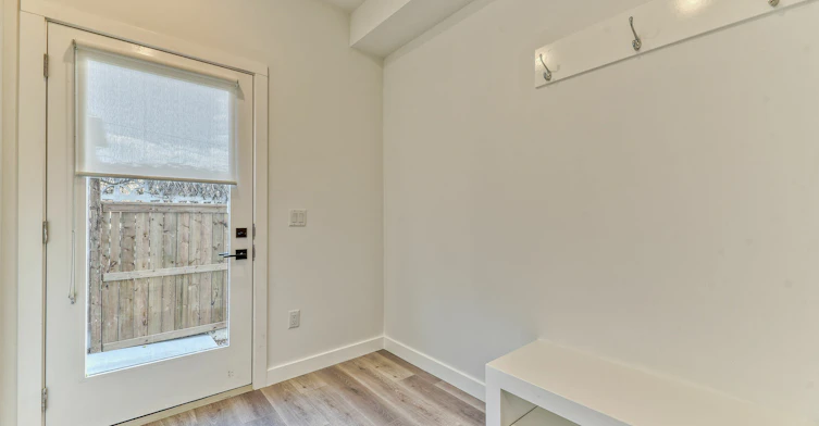 2840B-3560 28 Avenue Southwest, Calgary, AB, T3E 2J5 - 4