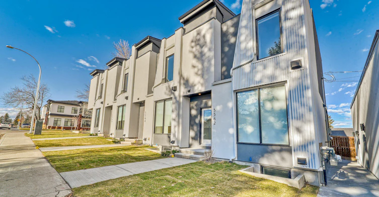 3564-3560 28 Avenue Southwest, Calgary, AB, T3E 2J5